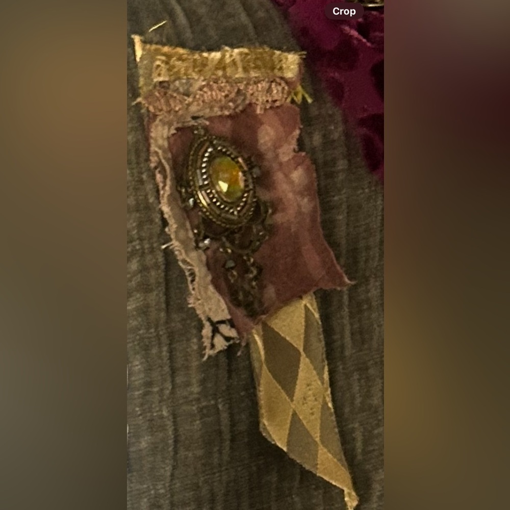 Broach - Picture 4 of 5